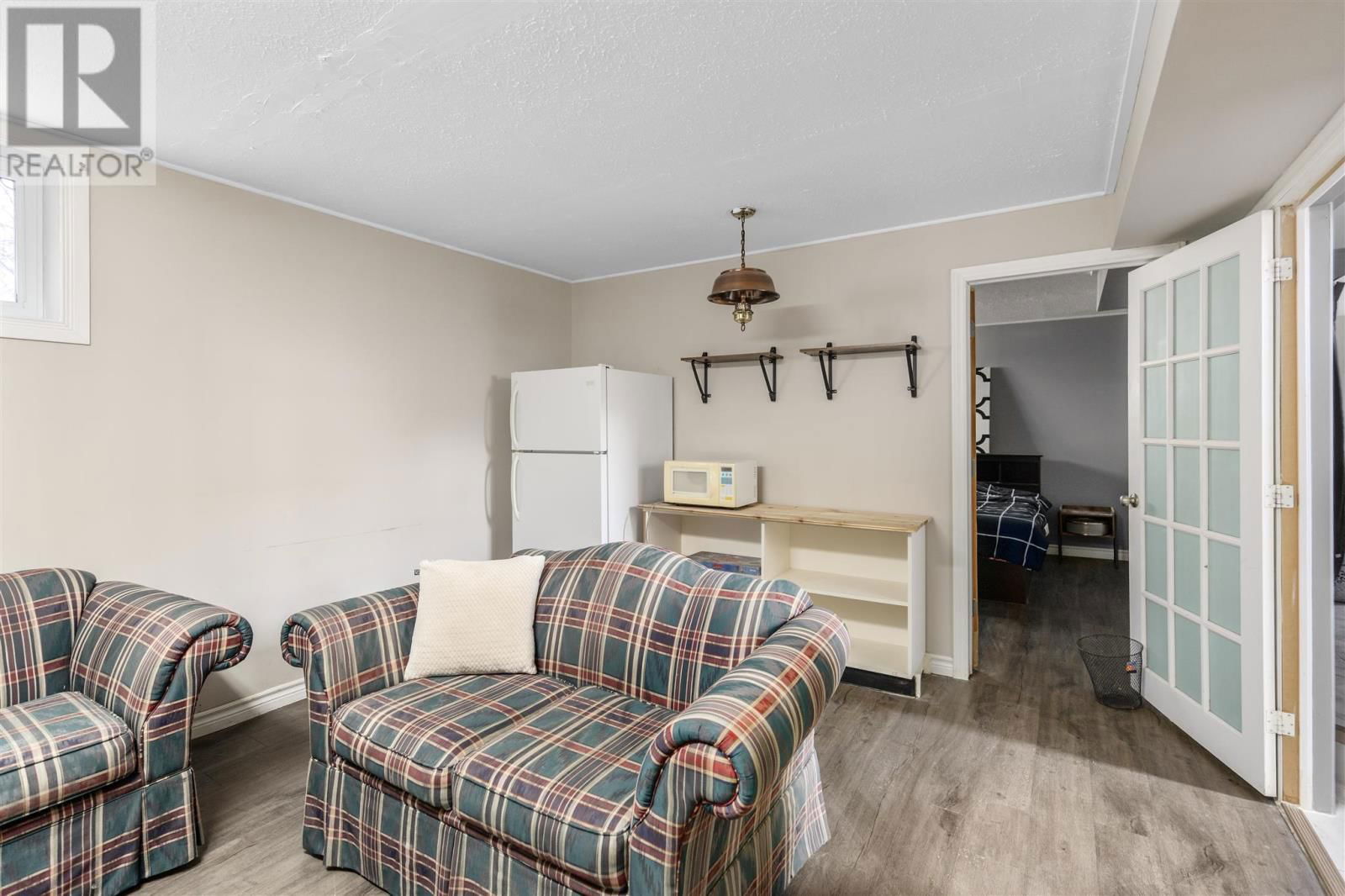 619 WELLINGTON ST Image 27