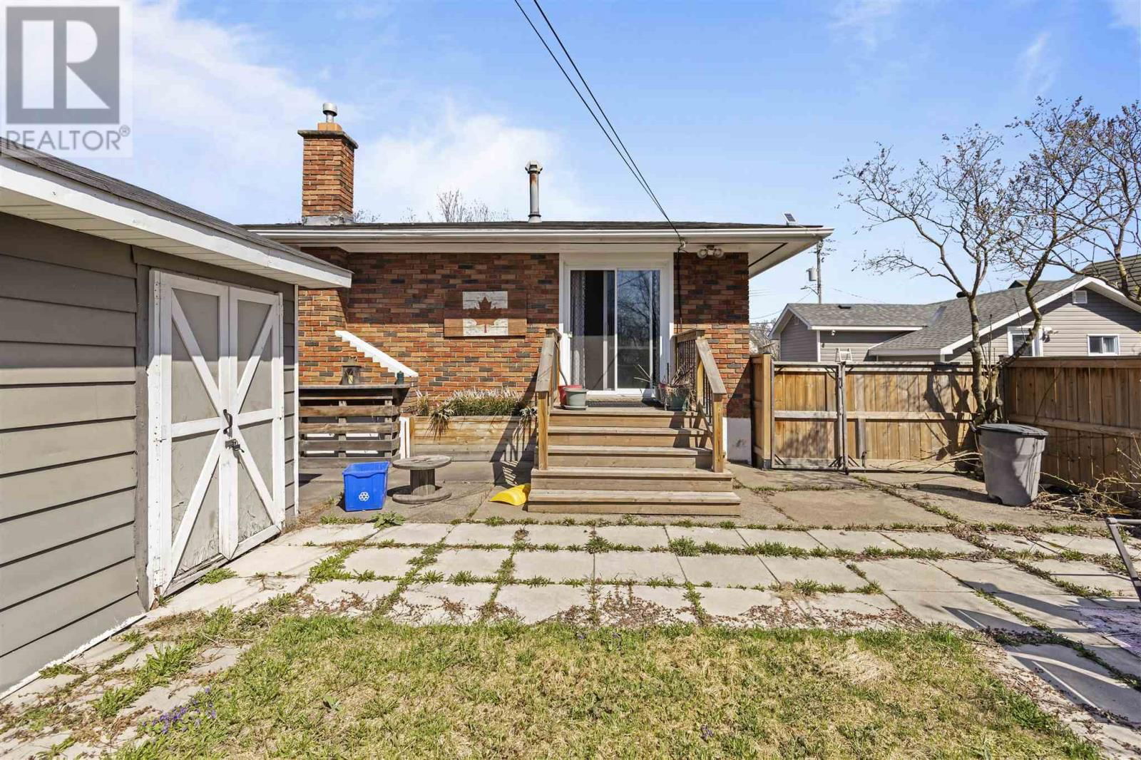 619 WELLINGTON ST Image 3