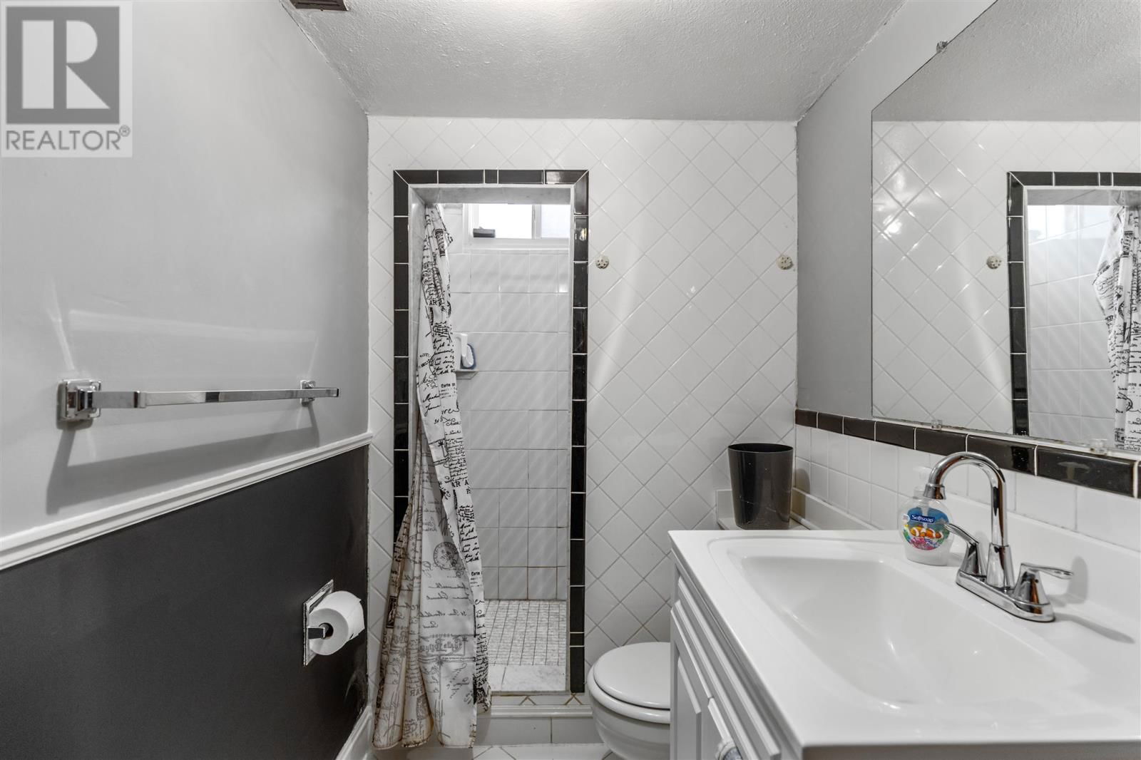 619 WELLINGTON ST Image 30