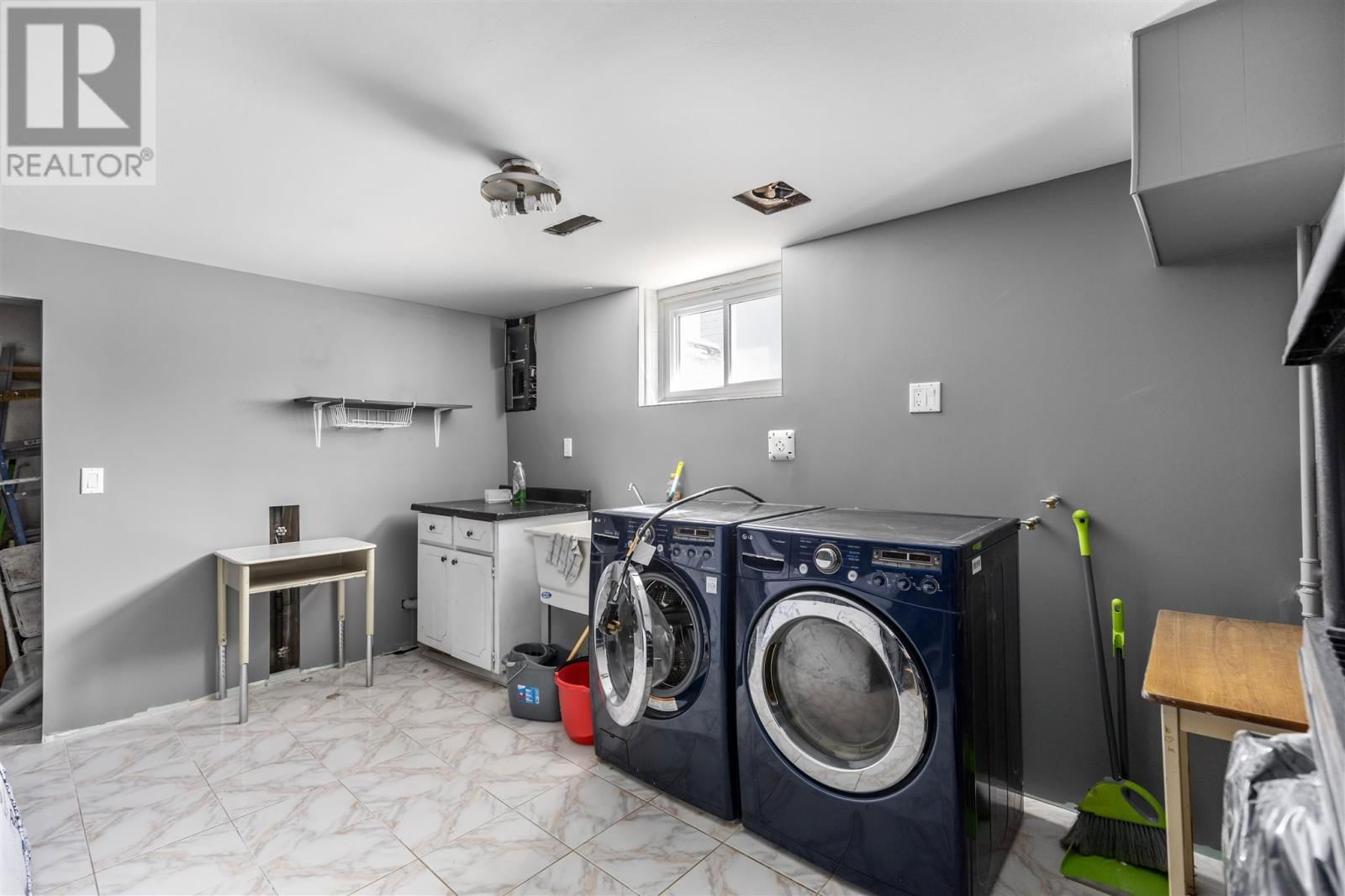 619 WELLINGTON ST Image 31