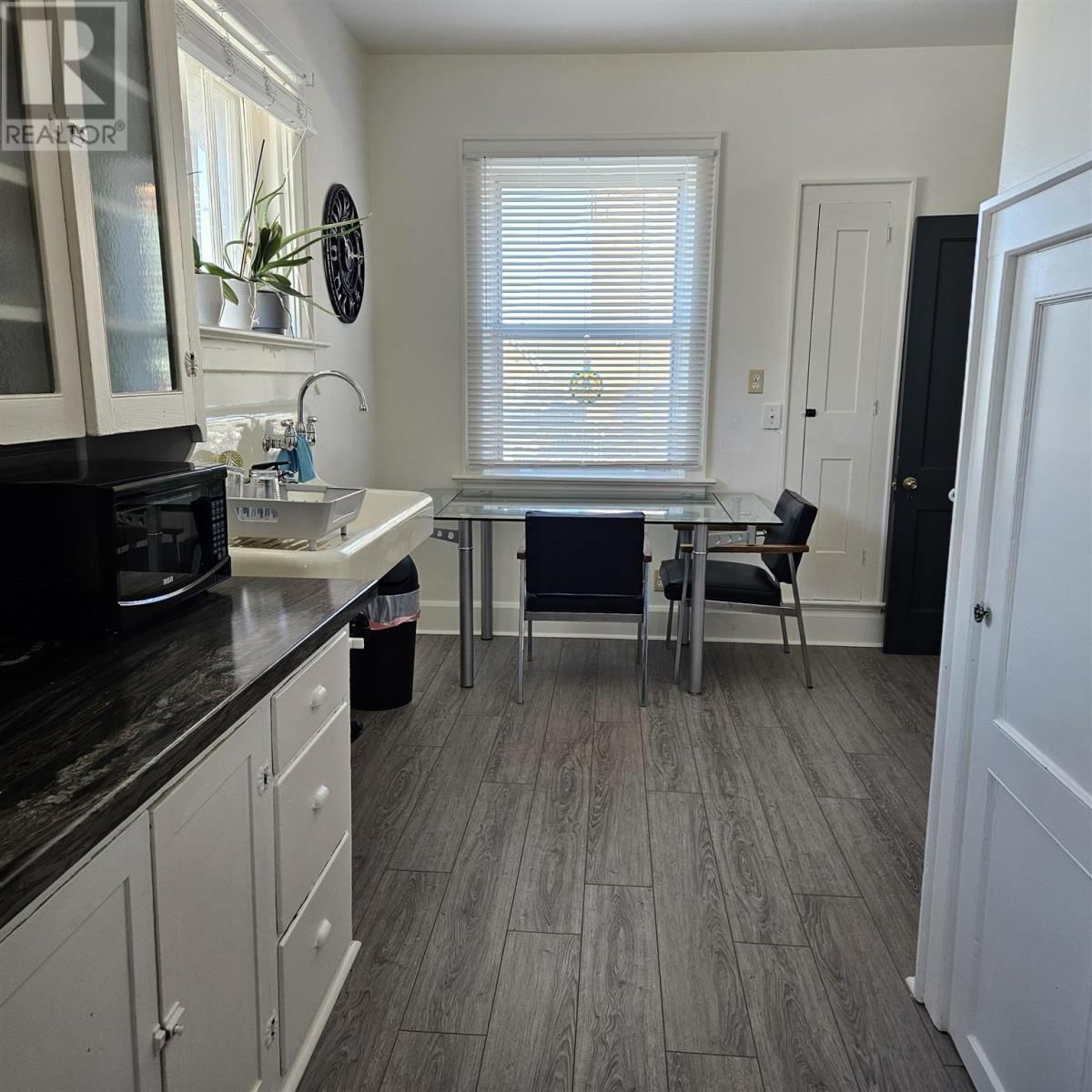 163 EAST ST Image 4