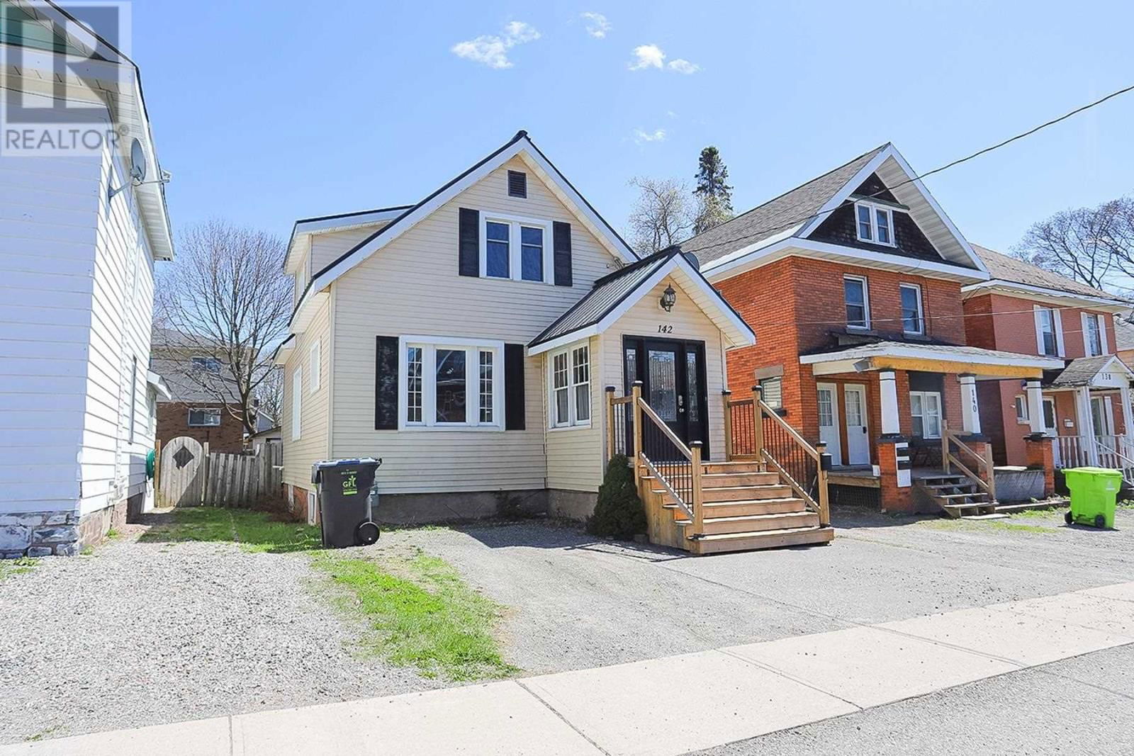 142 WOODWARD AVE Image 1