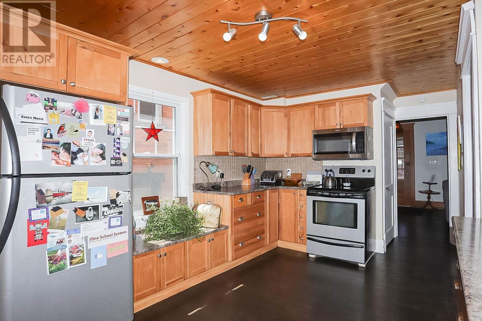 142 WOODWARD AVE Image 17