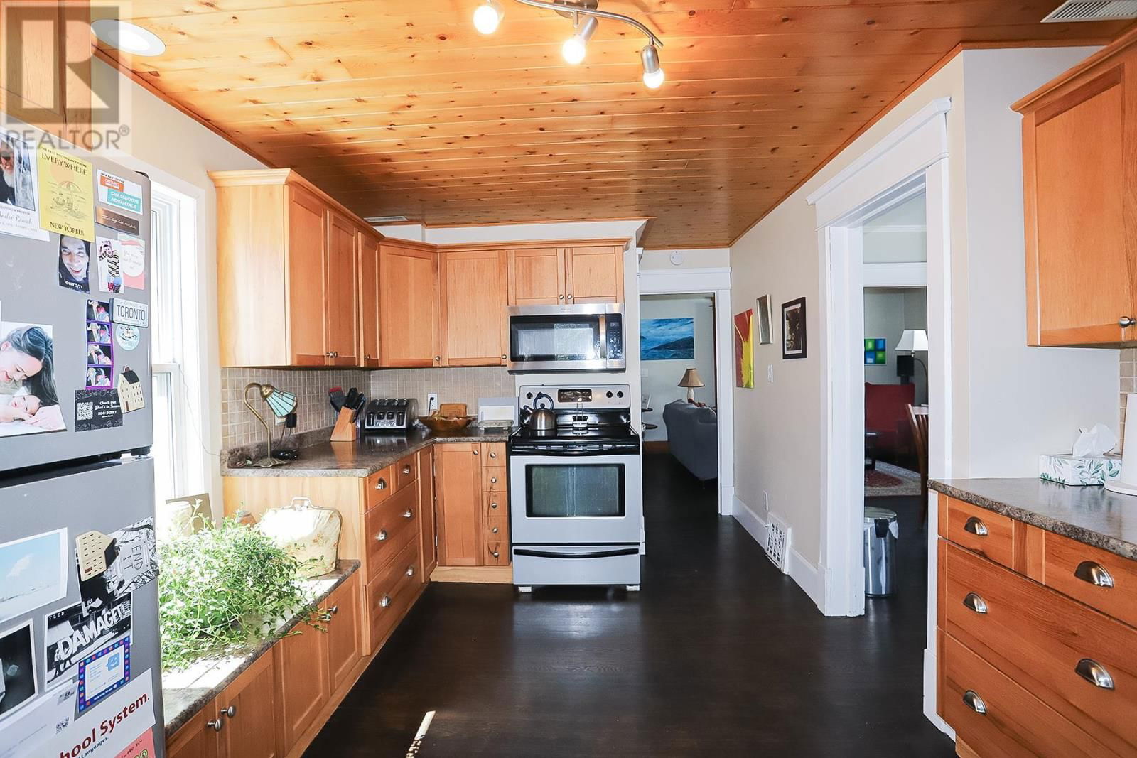 142 WOODWARD AVE Image 18
