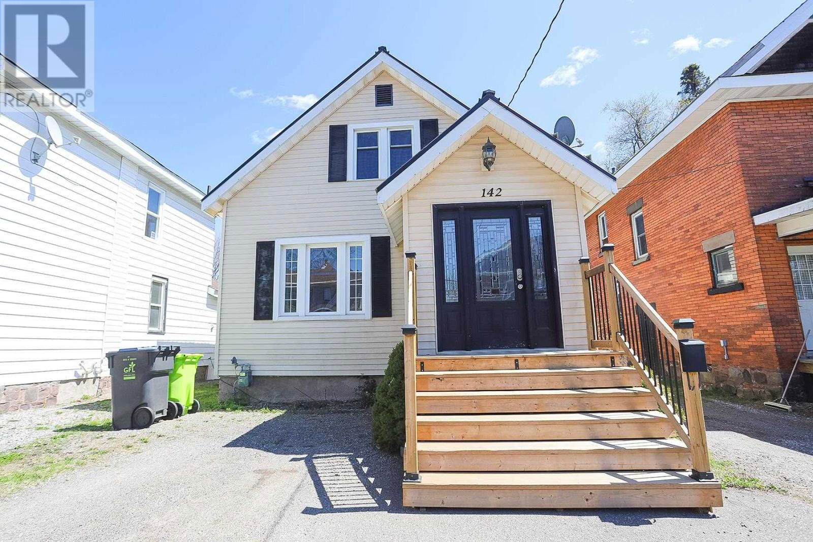 142 WOODWARD AVE Image 2