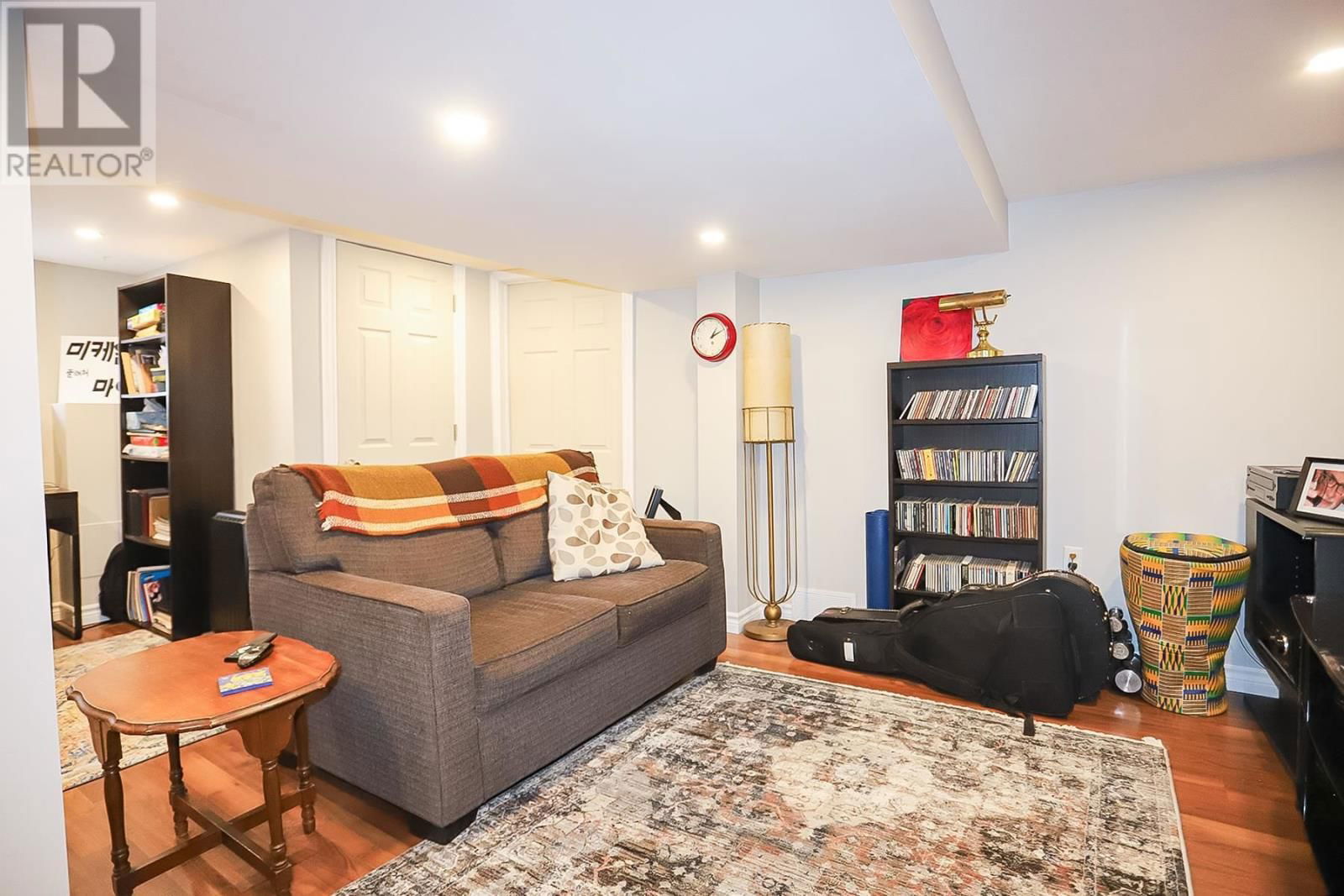 142 WOODWARD AVE Image 24