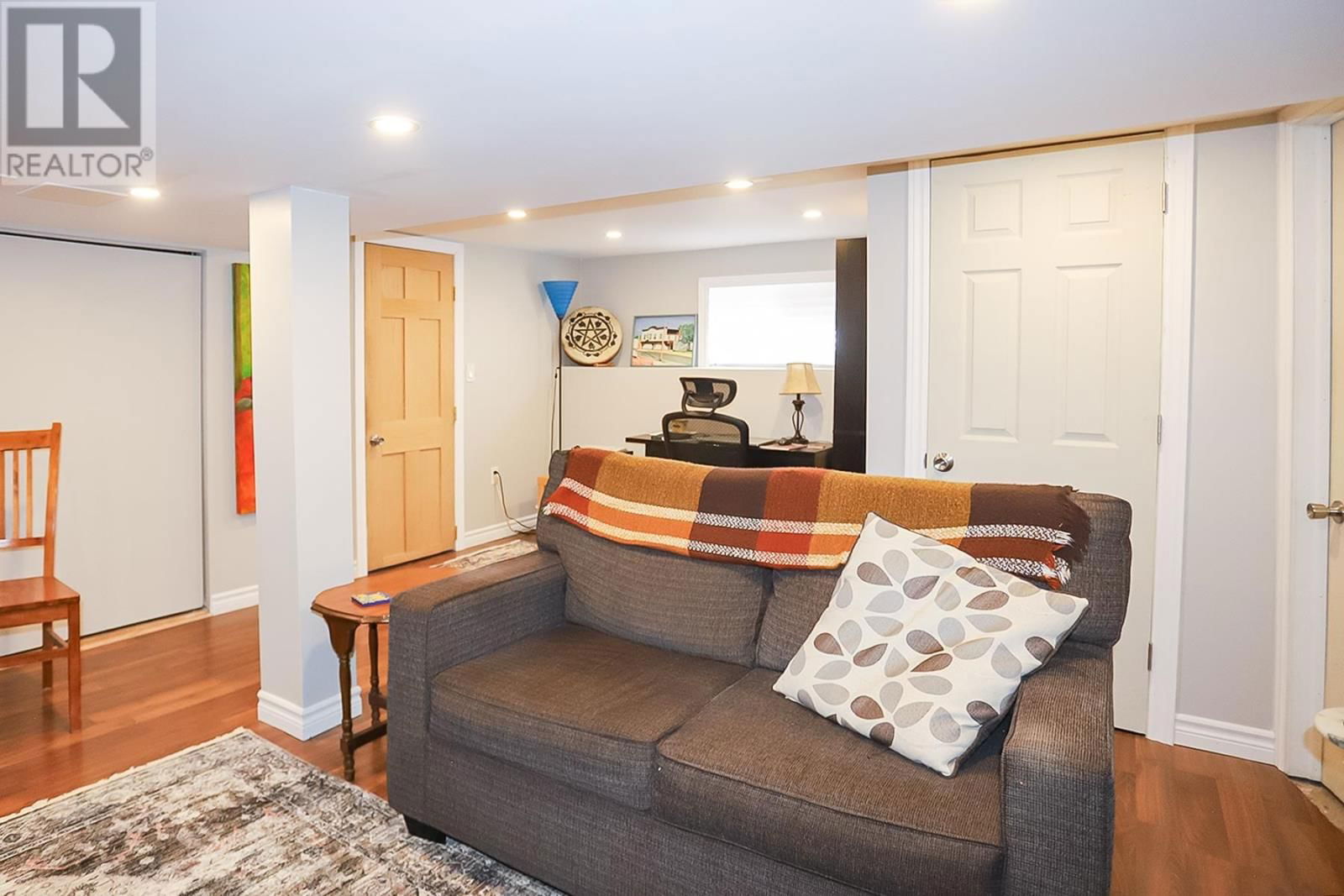 142 WOODWARD AVE Image 27