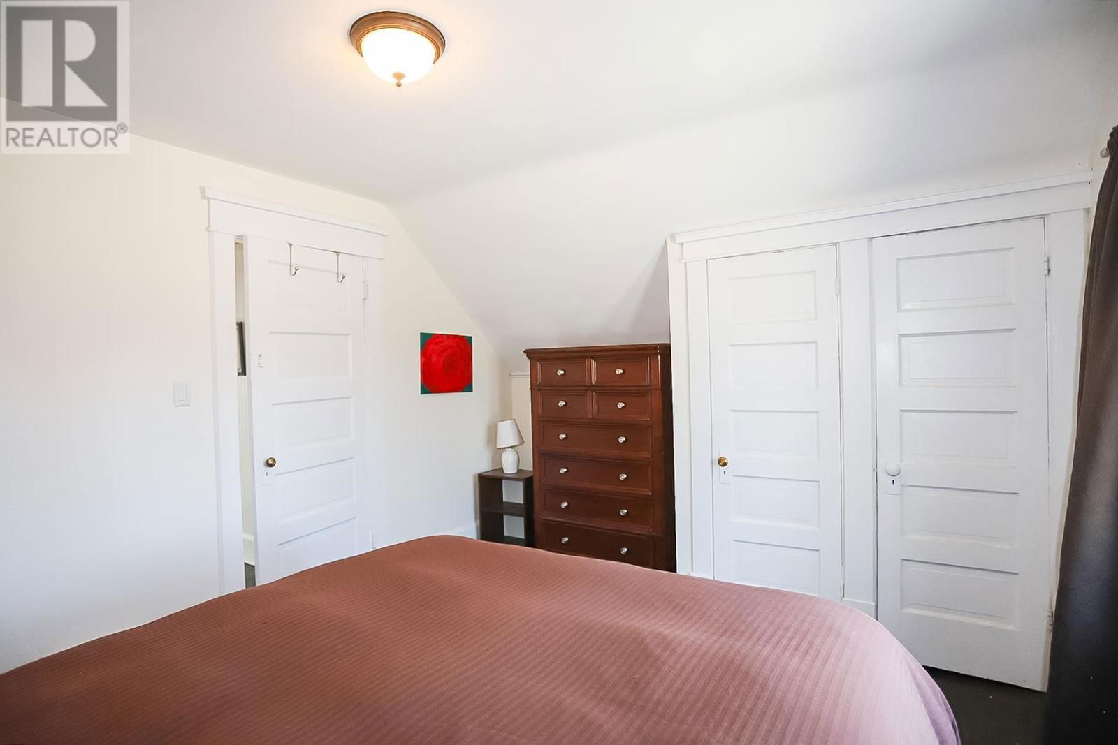 142 WOODWARD AVE Image 31