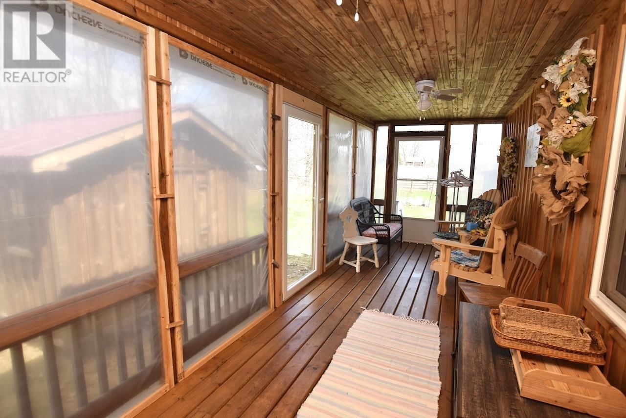 446 CAMERON RD Image 16