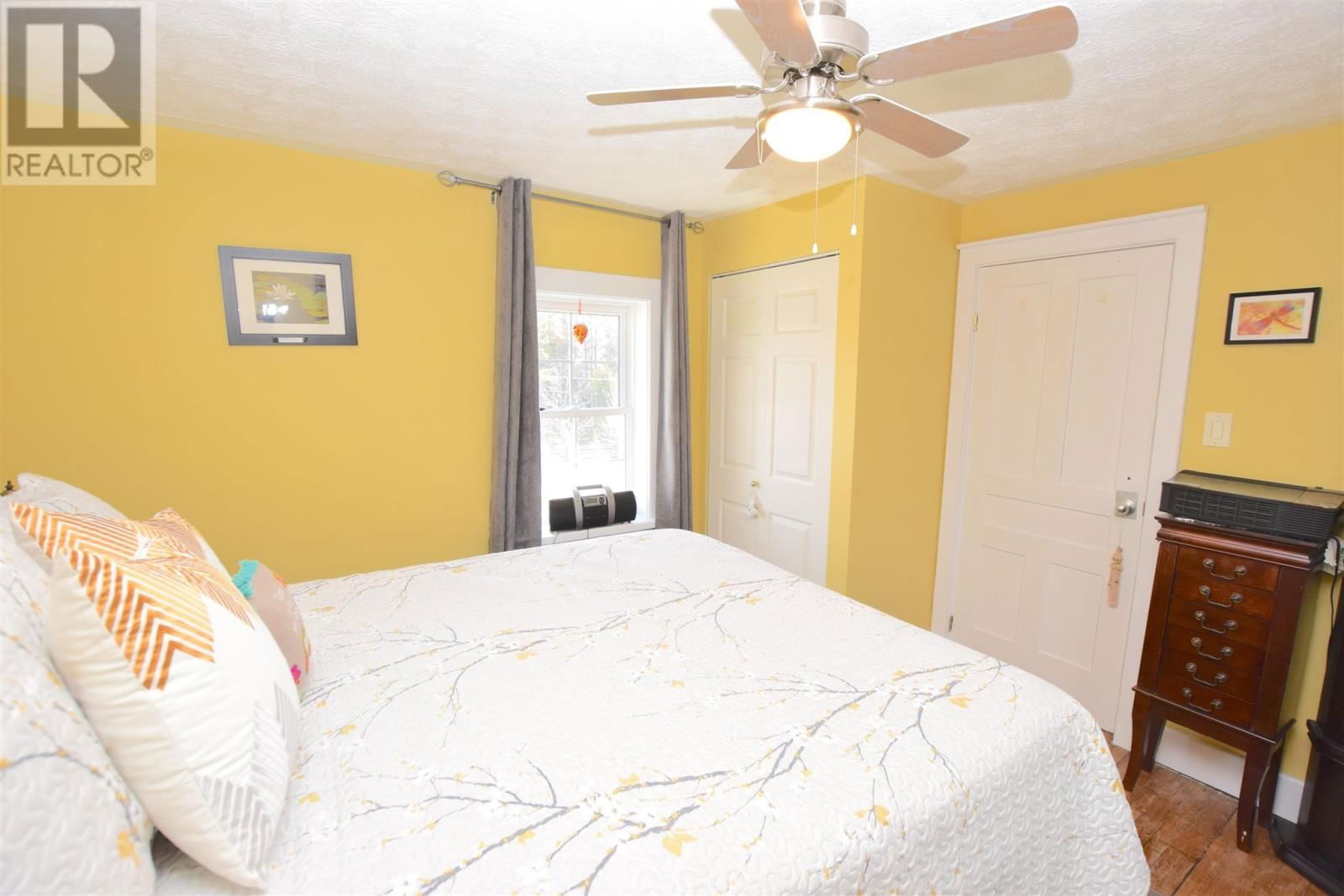 446 CAMERON RD Image 26