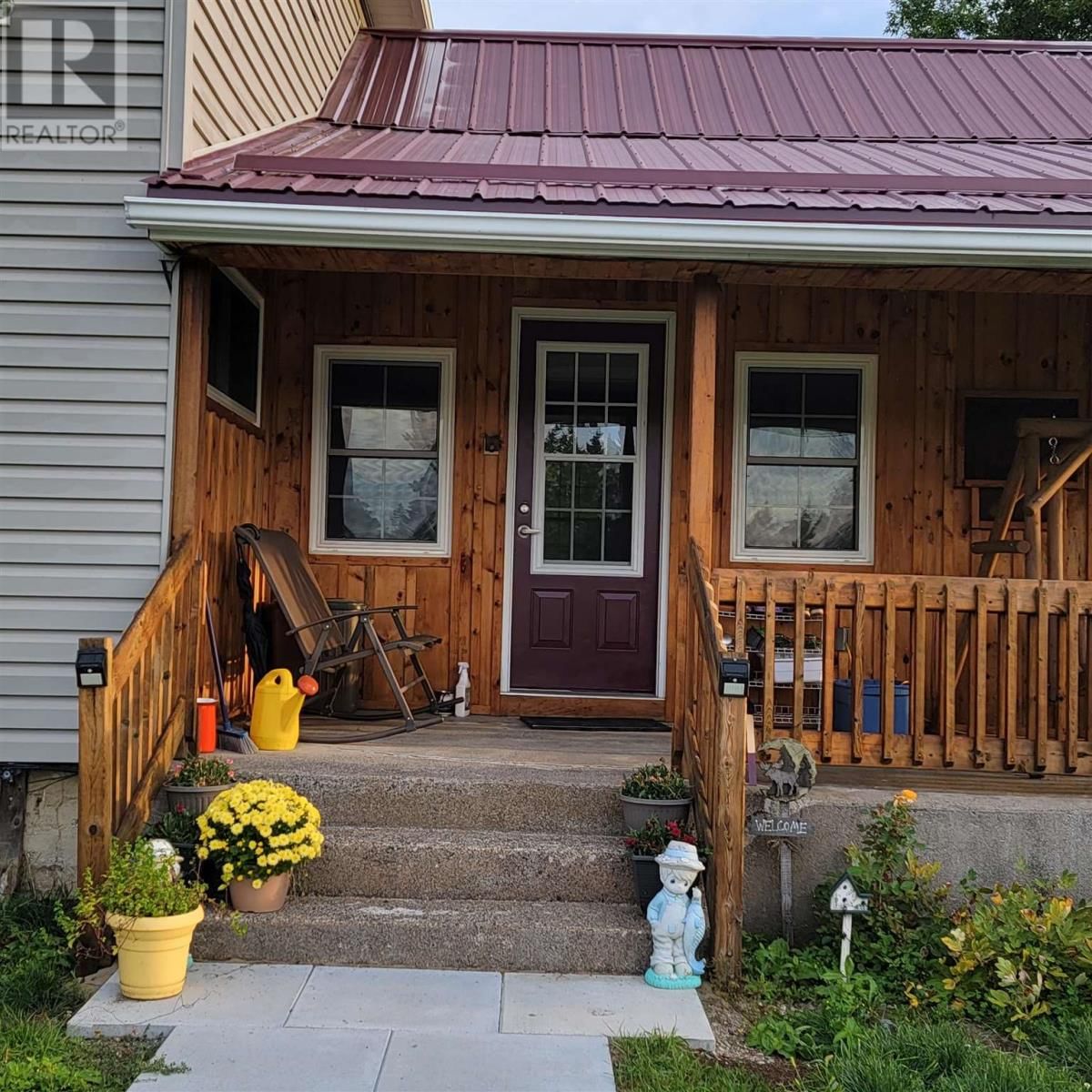 446 CAMERON RD Image 34