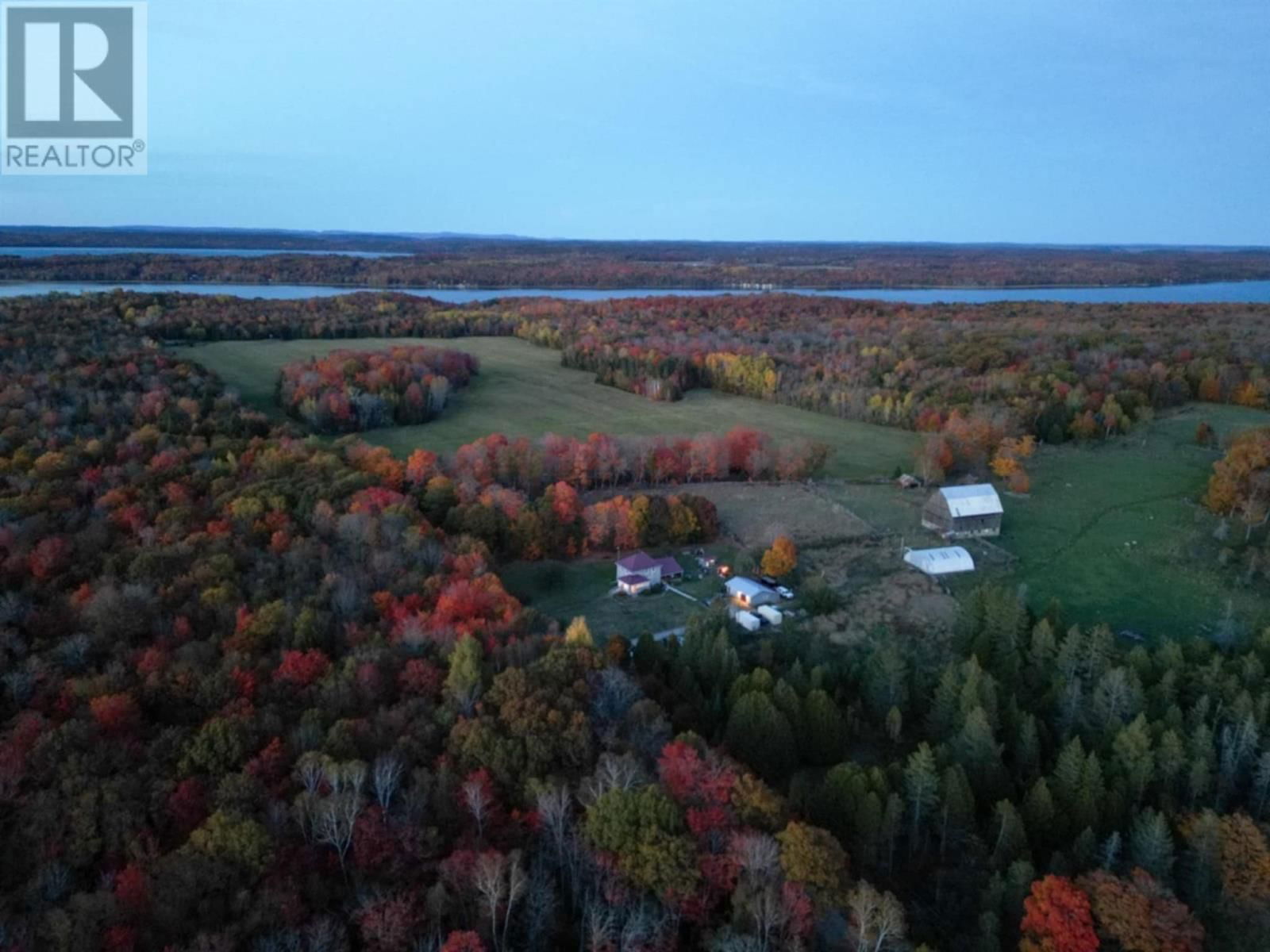 446 CAMERON RD Image 36