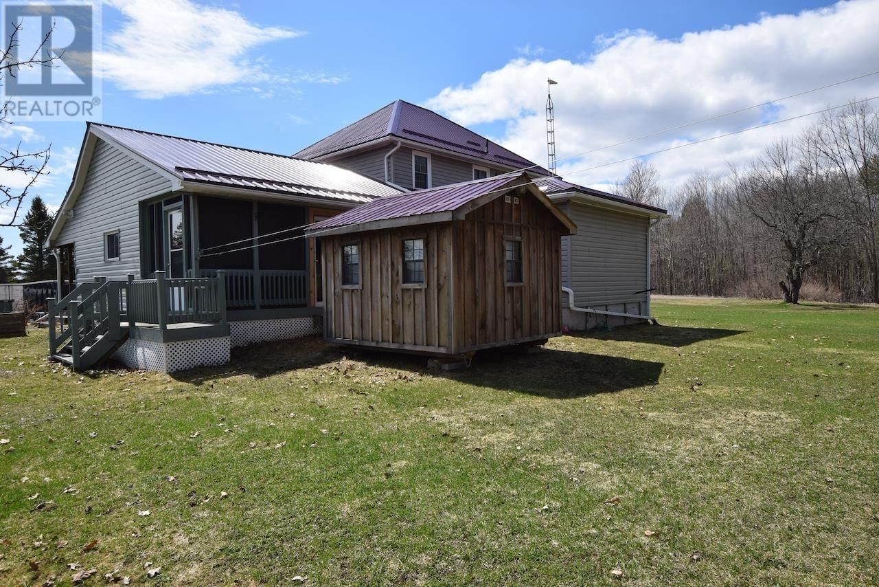 446 CAMERON RD Image 40