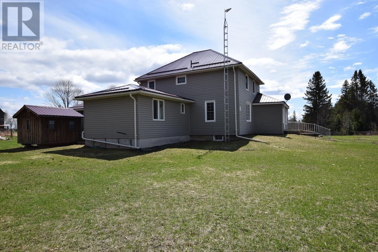 446 CAMERON RD Image 41