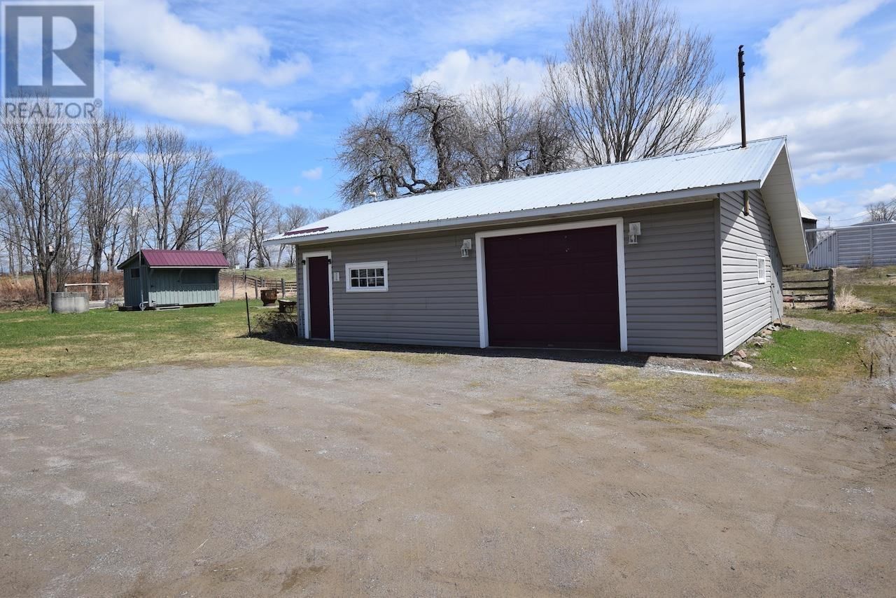 446 CAMERON RD Image 44