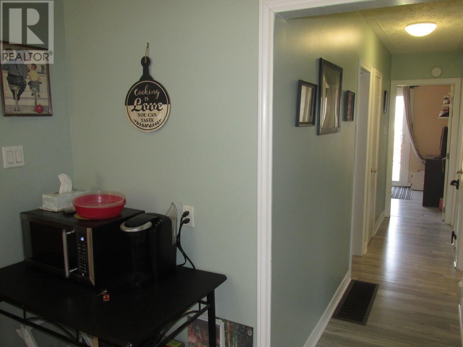 28 DENISON RD Image 10