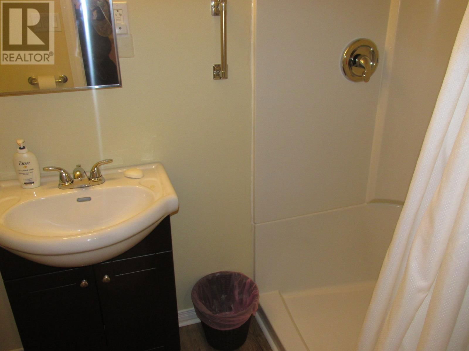 28 DENISON RD Image 17