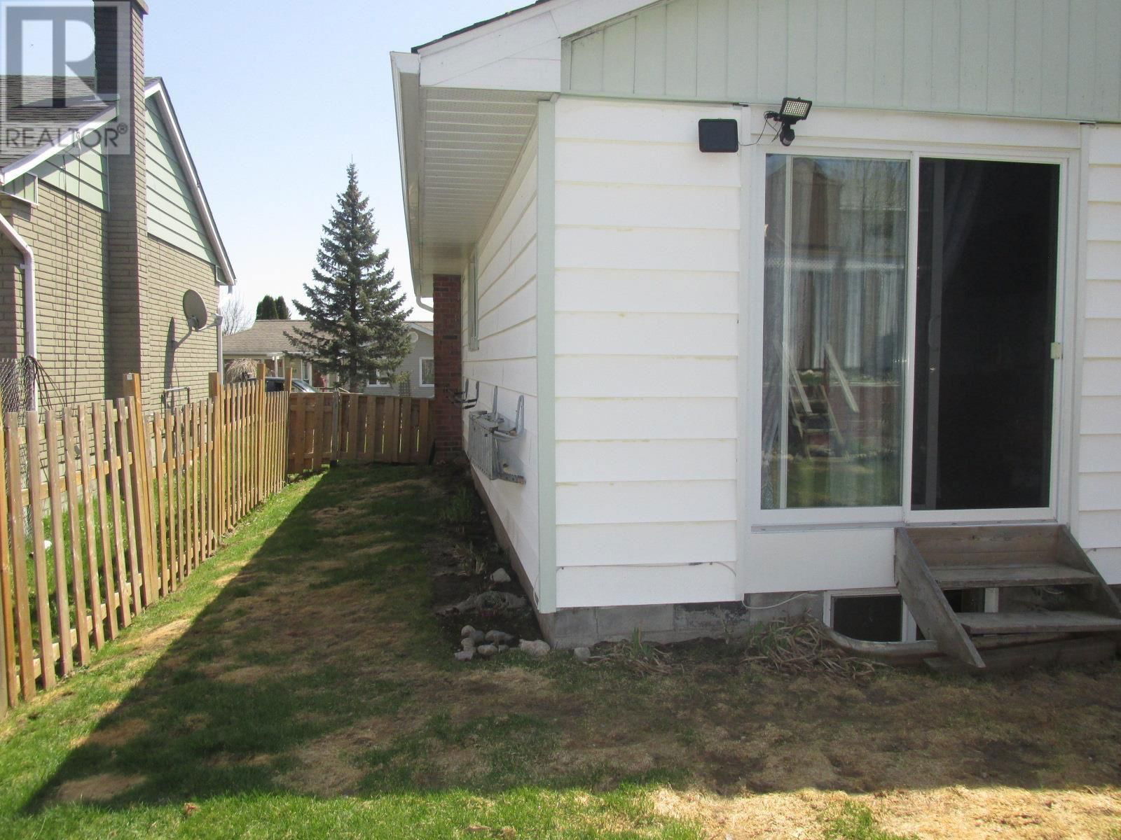 28 DENISON RD Image 2