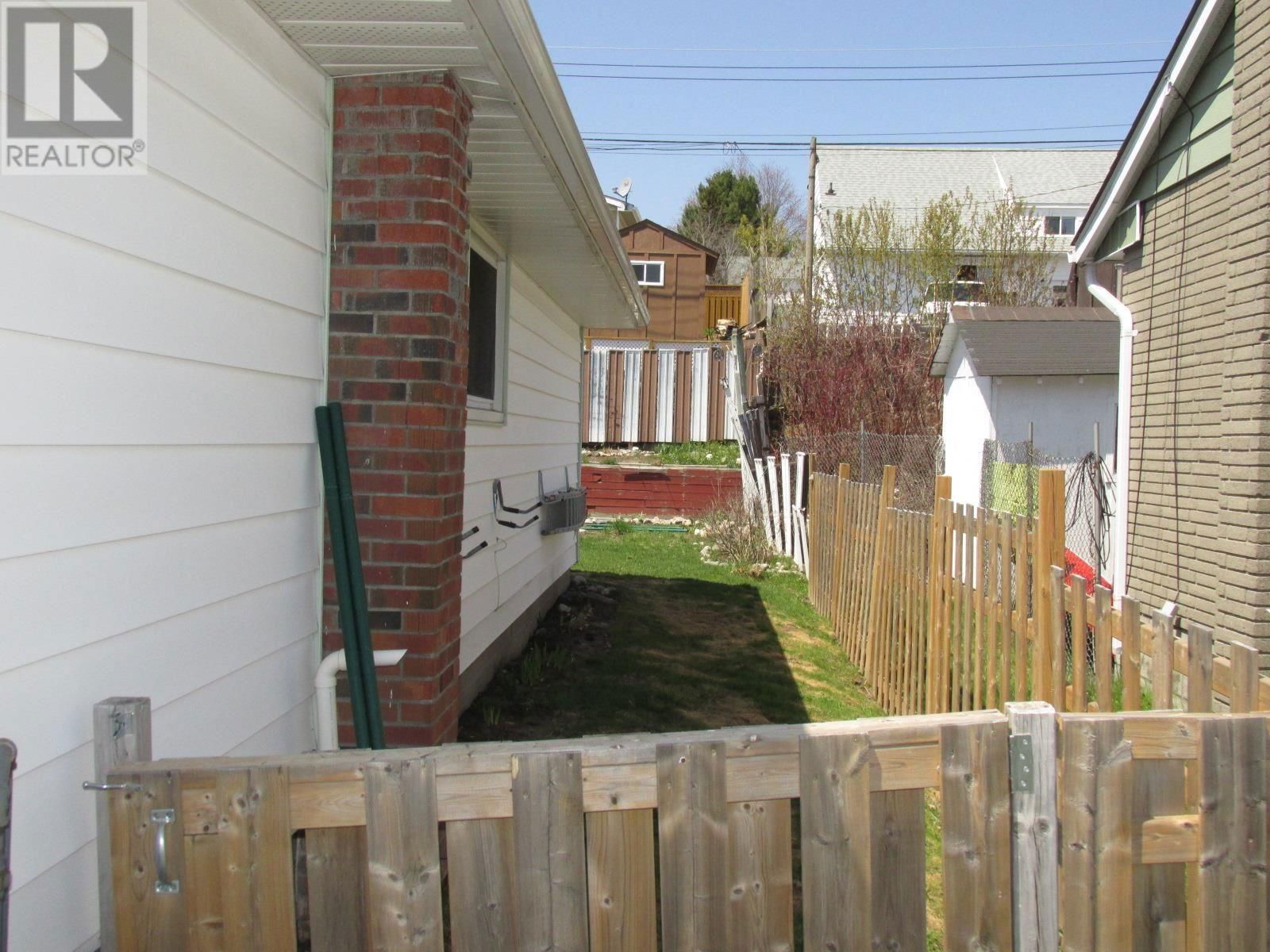 28 DENISON RD Image 27