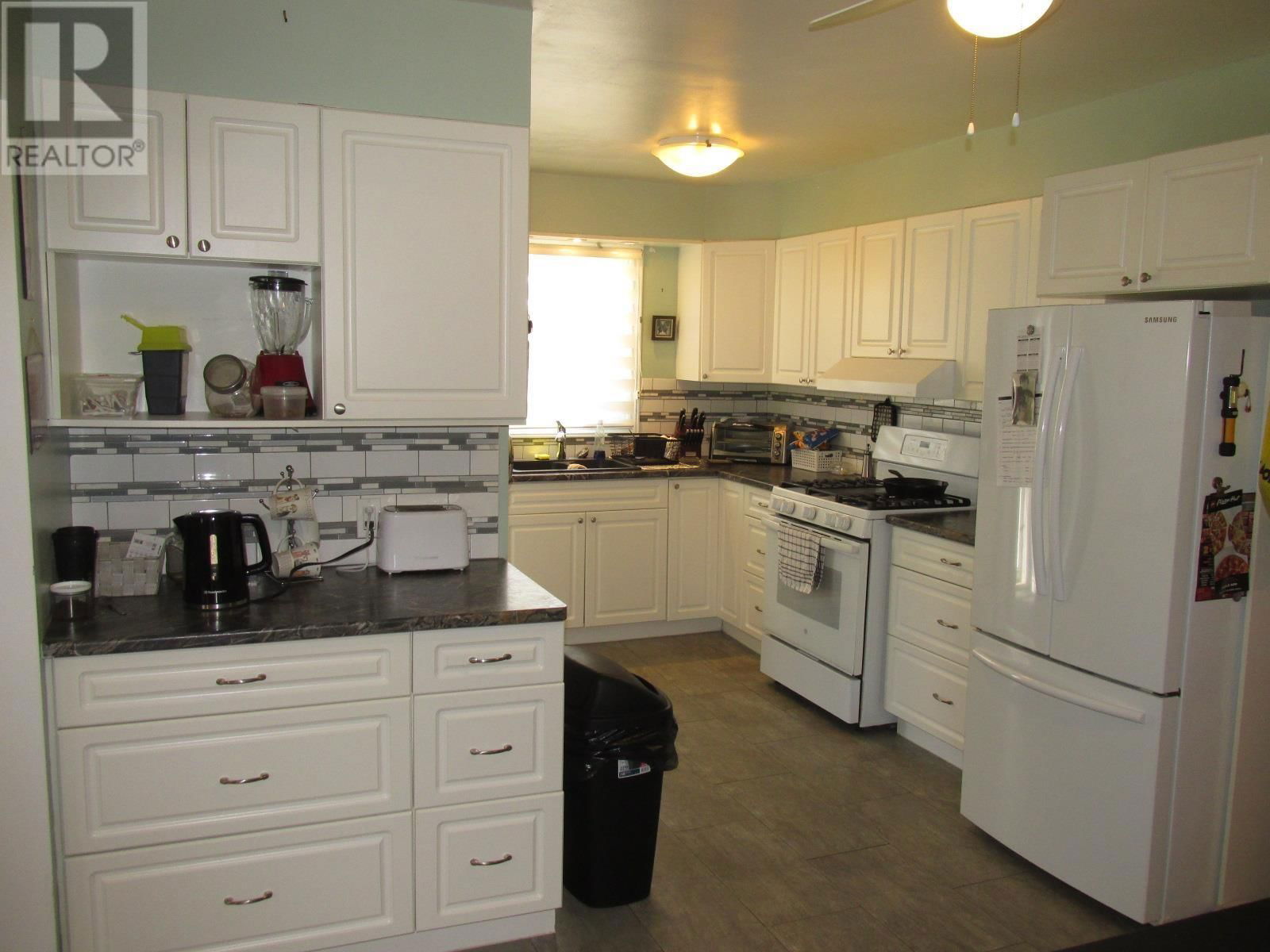 28 DENISON RD Image 3
