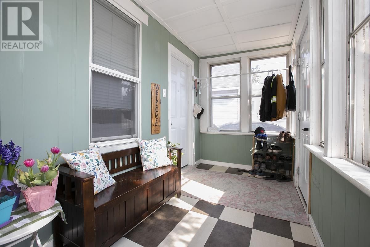 323 FARWELL TER Image 10