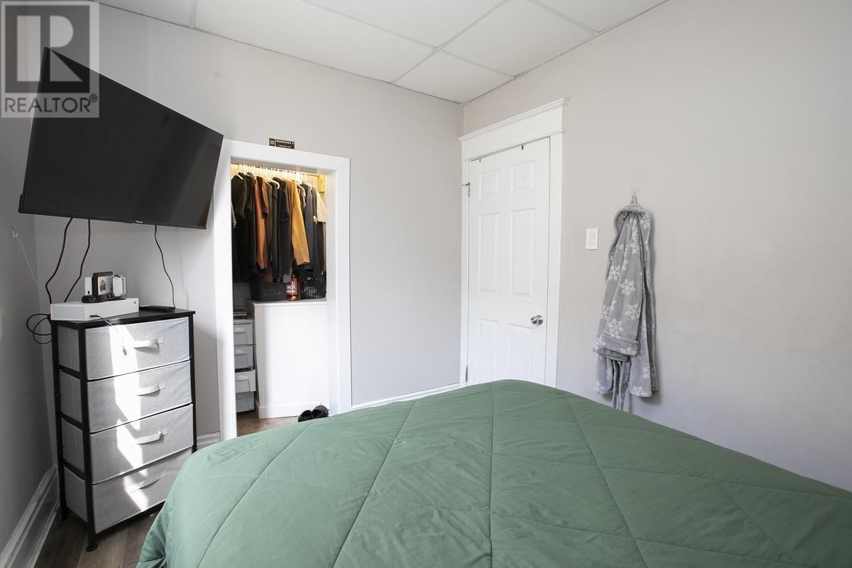323 FARWELL TER Image 24