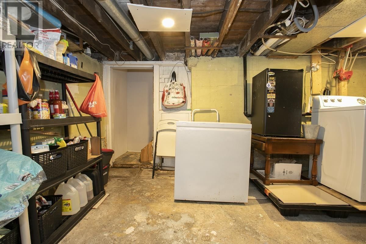 323 FARWELL TER Image 28