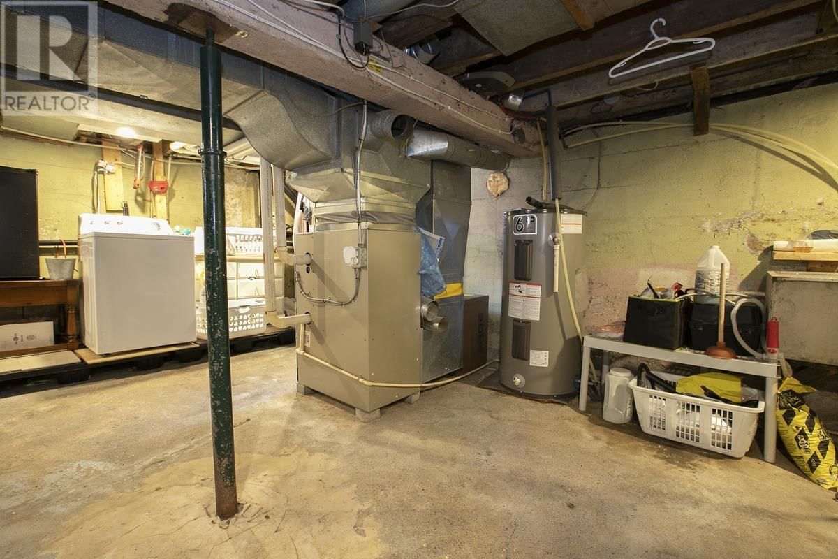 323 FARWELL TER Image 32