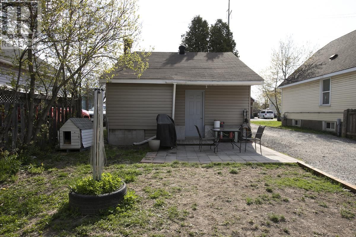 323 FARWELL TER Image 8