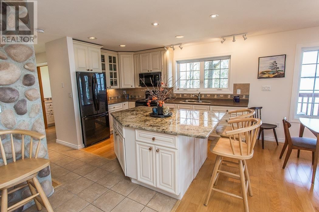 324 WALTONEN RD Image 10