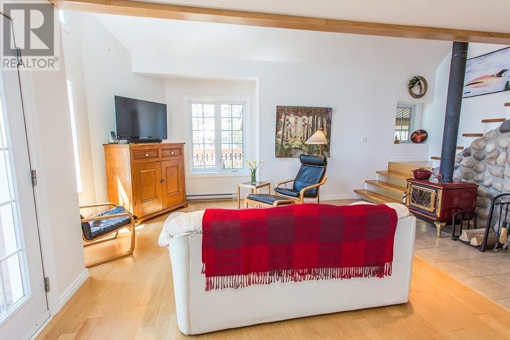 324 WALTONEN RD Image 11