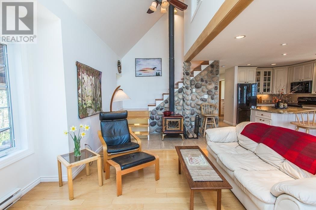 324 WALTONEN RD Image 12
