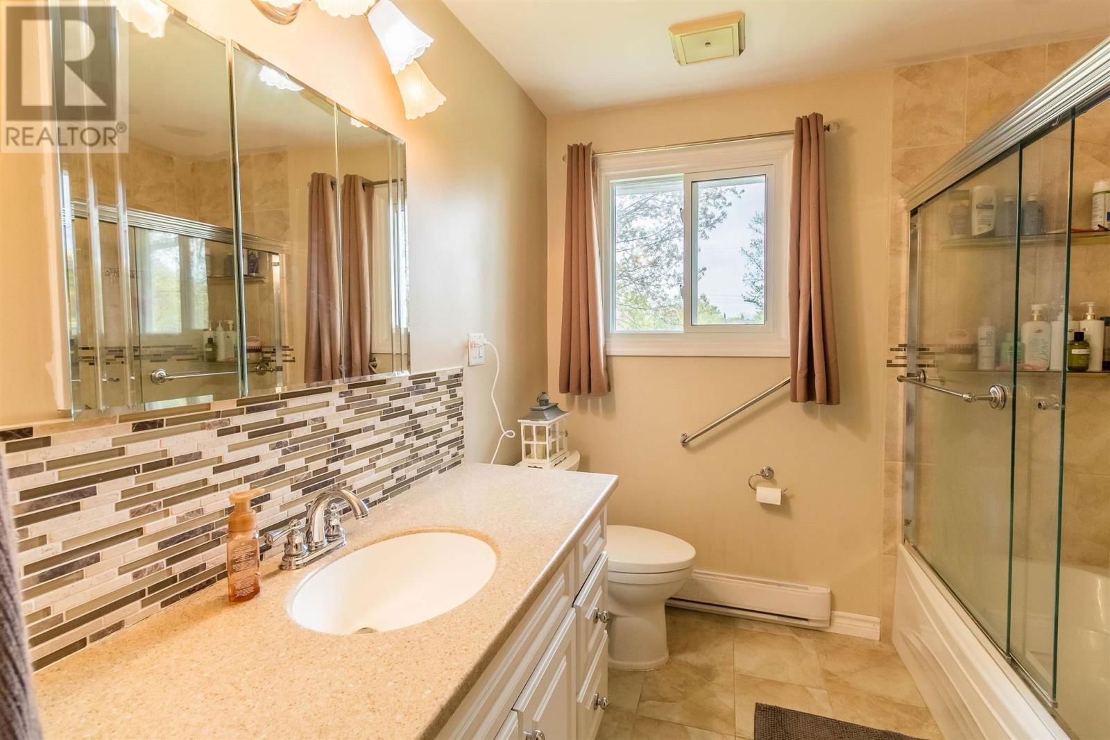 122 NORDEN CRES Image 16