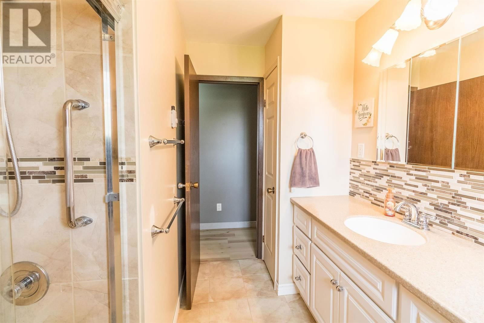 122 NORDEN CRES Image 17