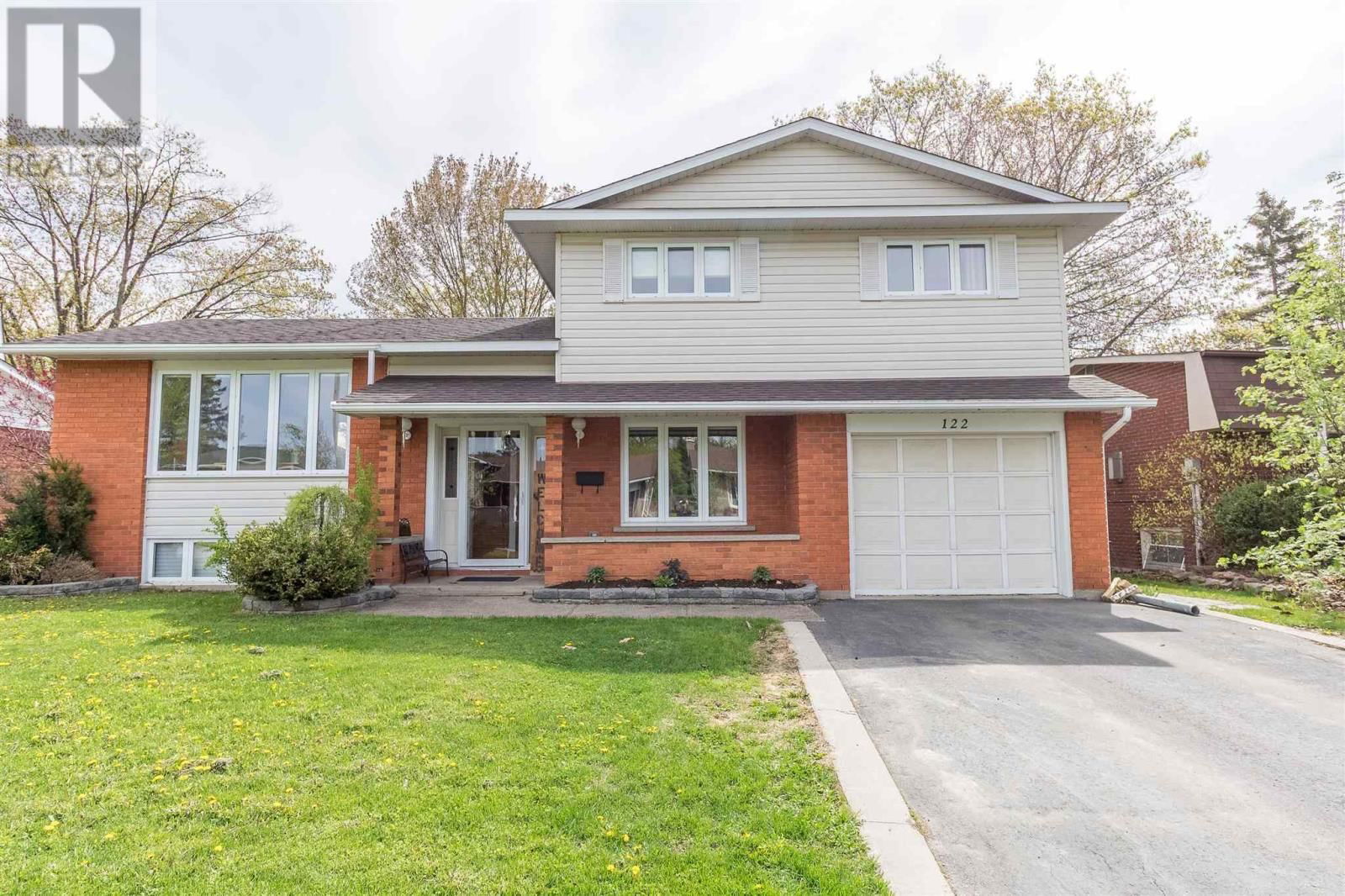 122 NORDEN CRES Image 2