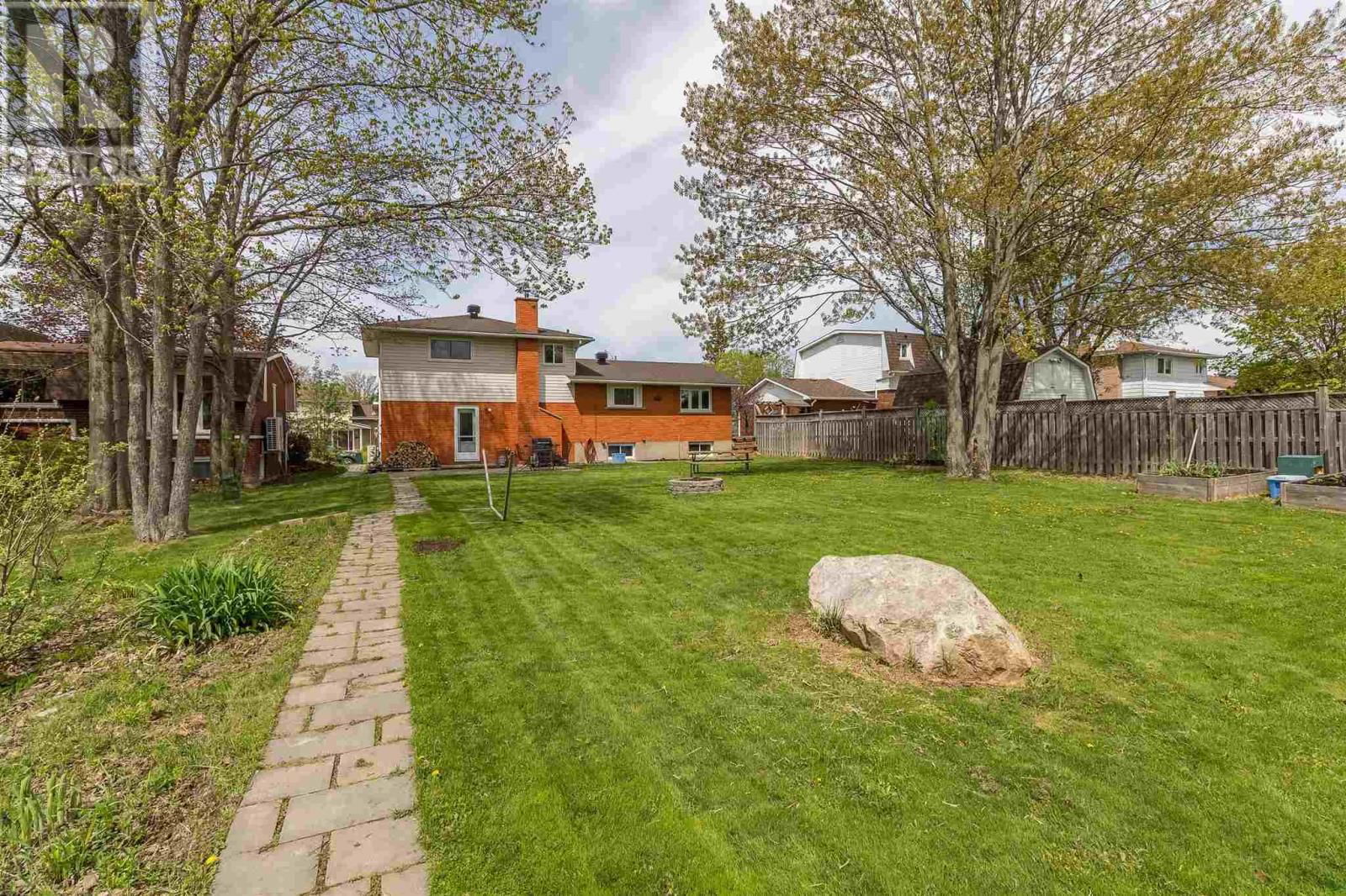 122 NORDEN CRES Image 27