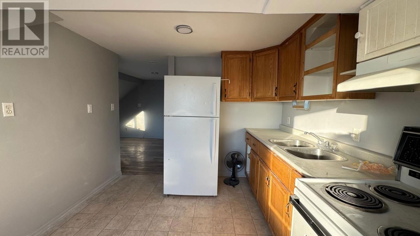 385-387 CATHCART ST Image 20