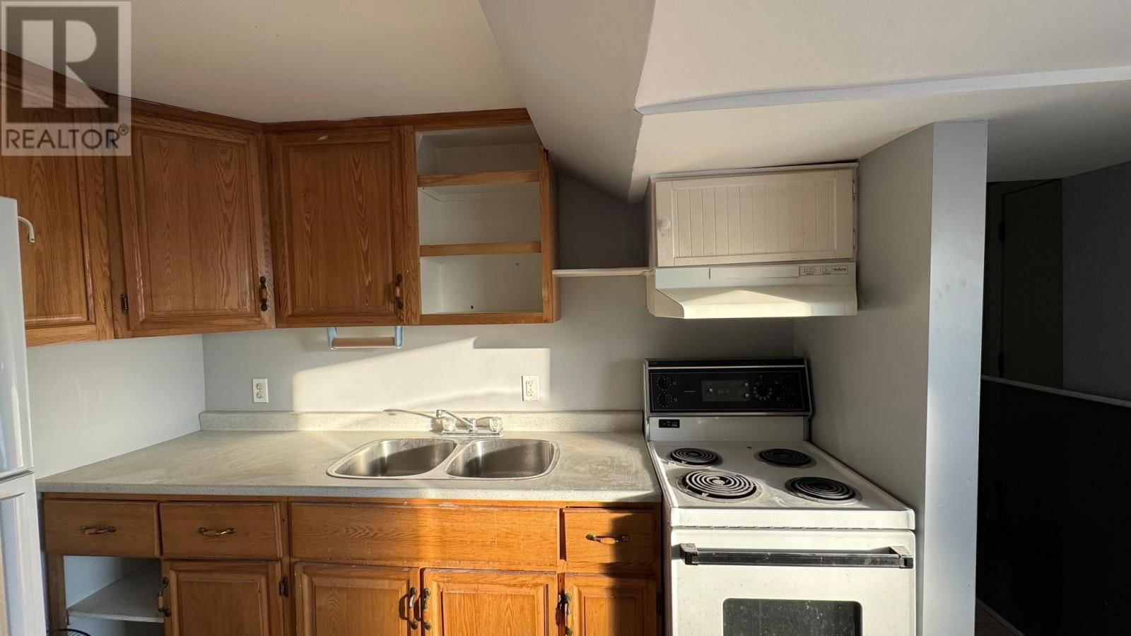 385-387 CATHCART ST Image 21