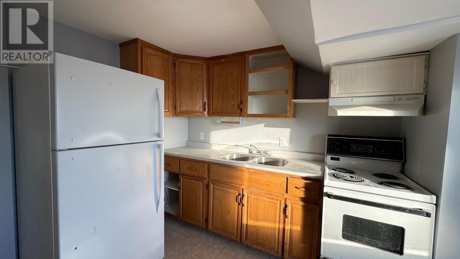385-387 CATHCART ST Image 22