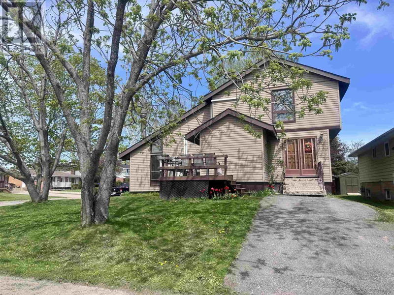 200 Country Club Cres Sault Ste. Marie, Ontario