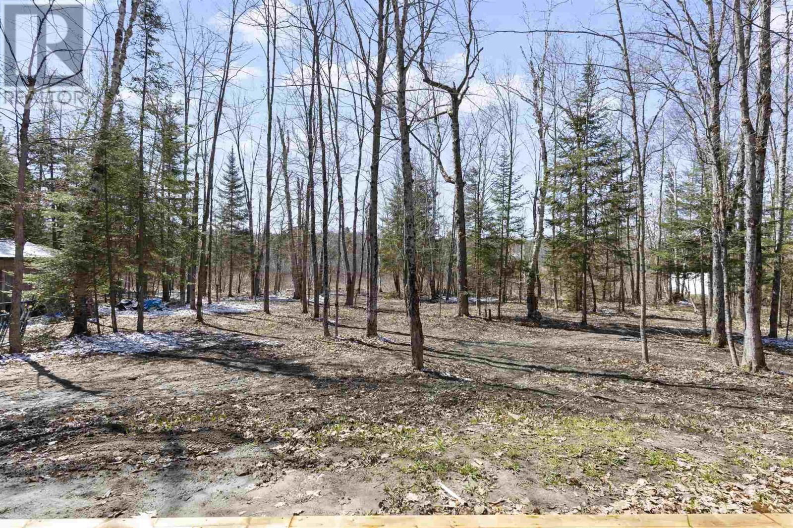 B - 47 RIVER DR Image 32