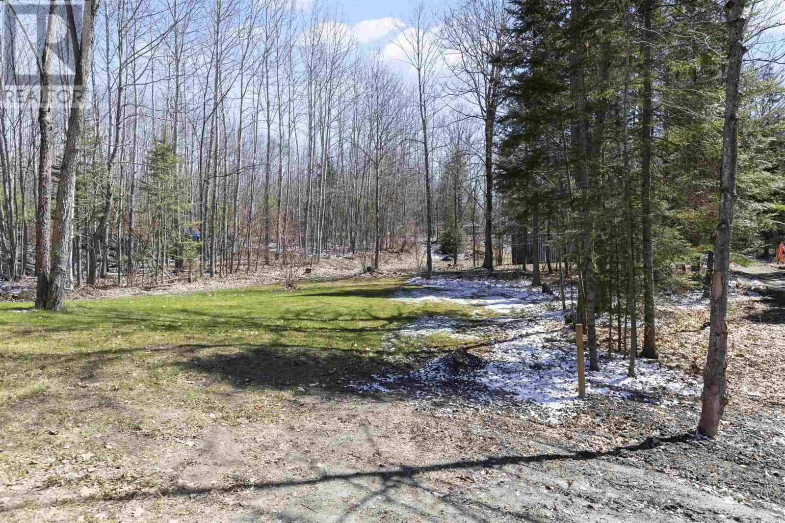 B - 47 RIVER DR Image 34