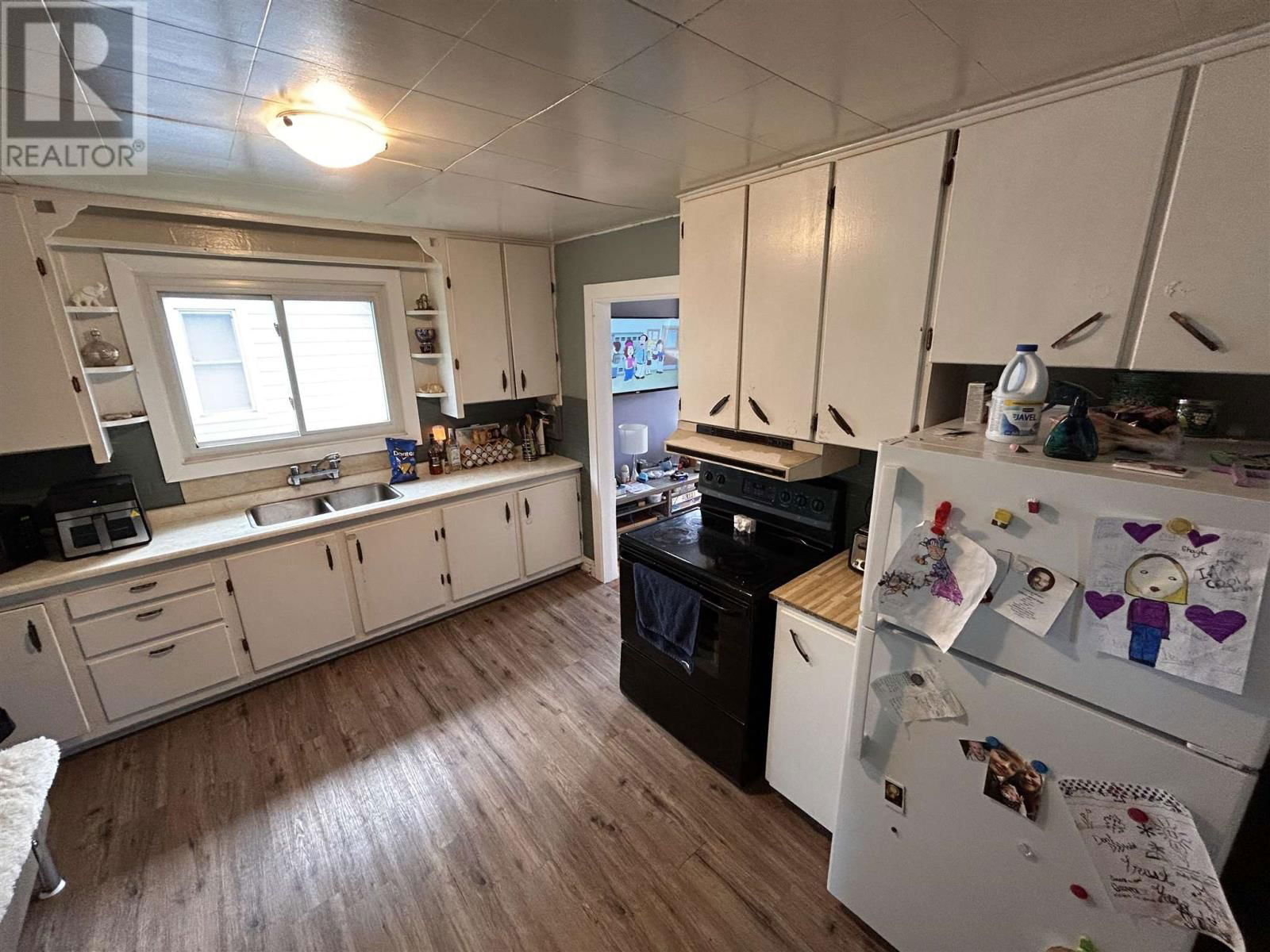 438 SHERBOURNE ST Image 6