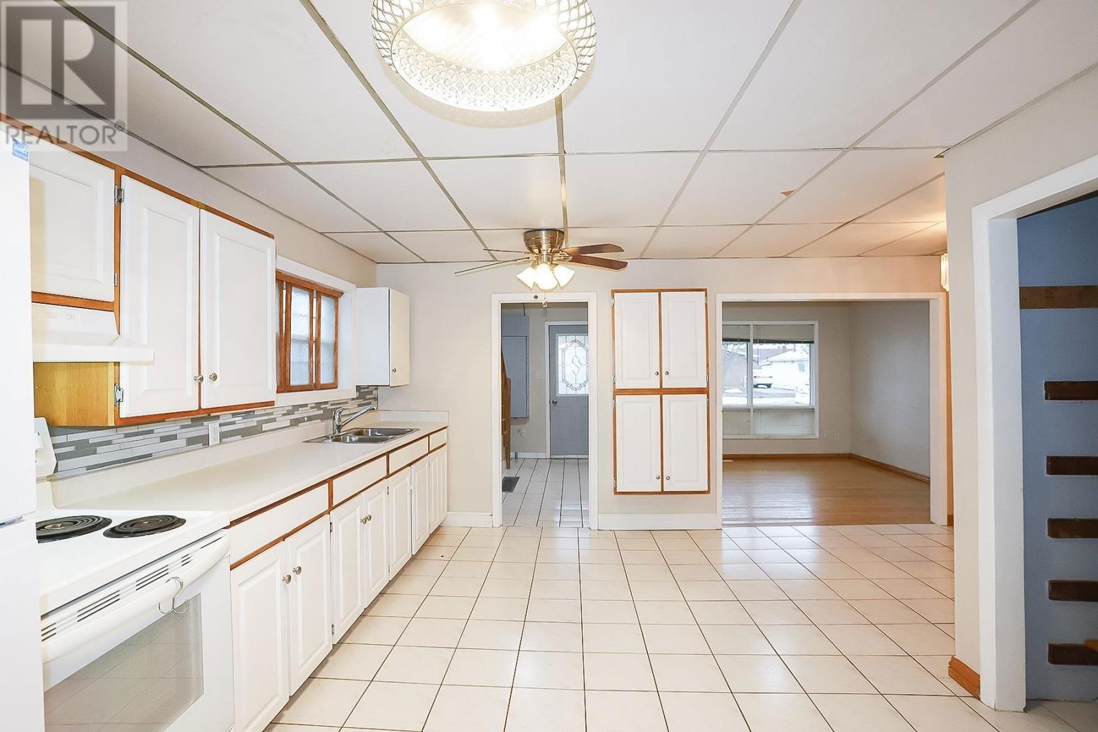 278 SELBY RD Image 15