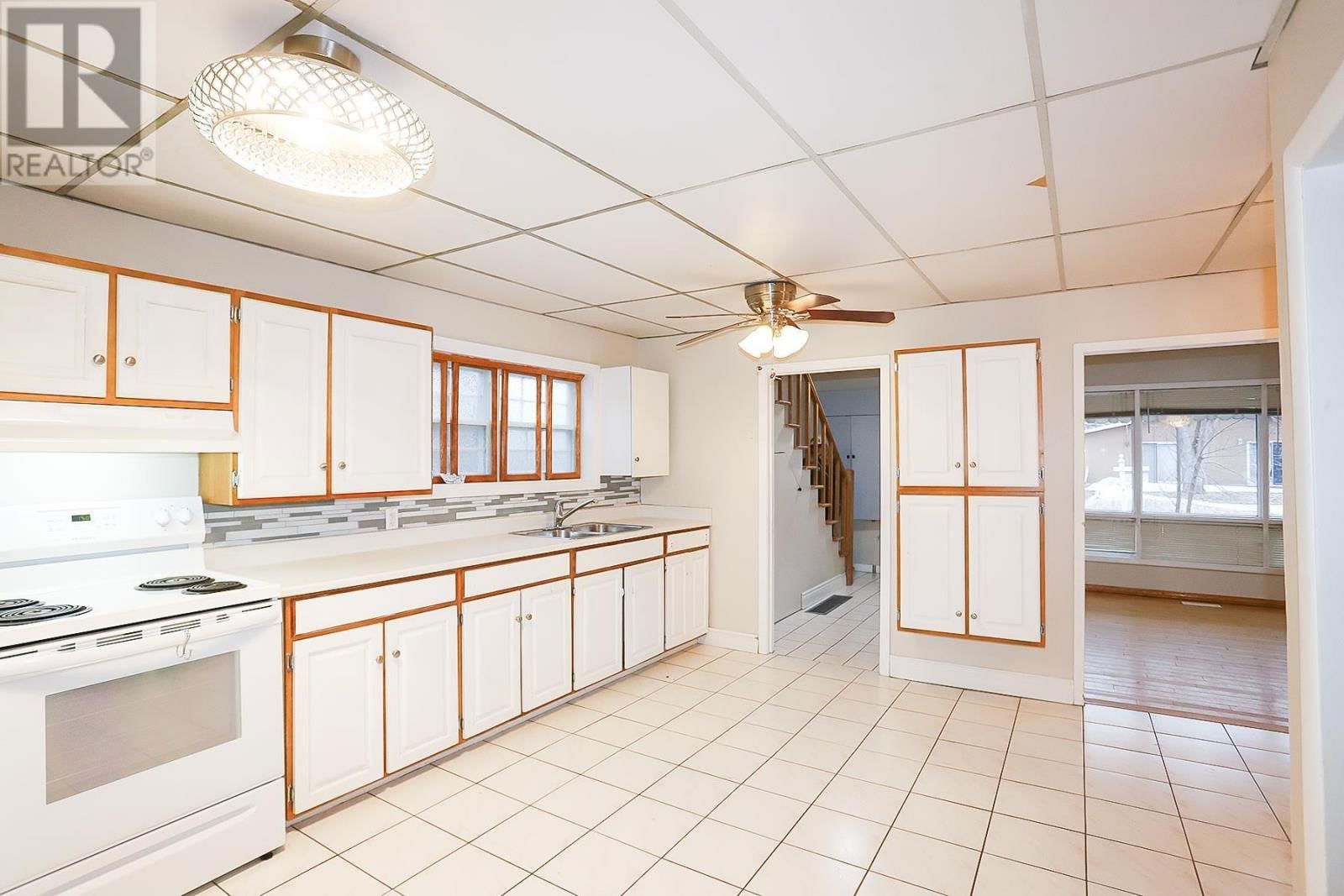 278 SELBY RD Image 16
