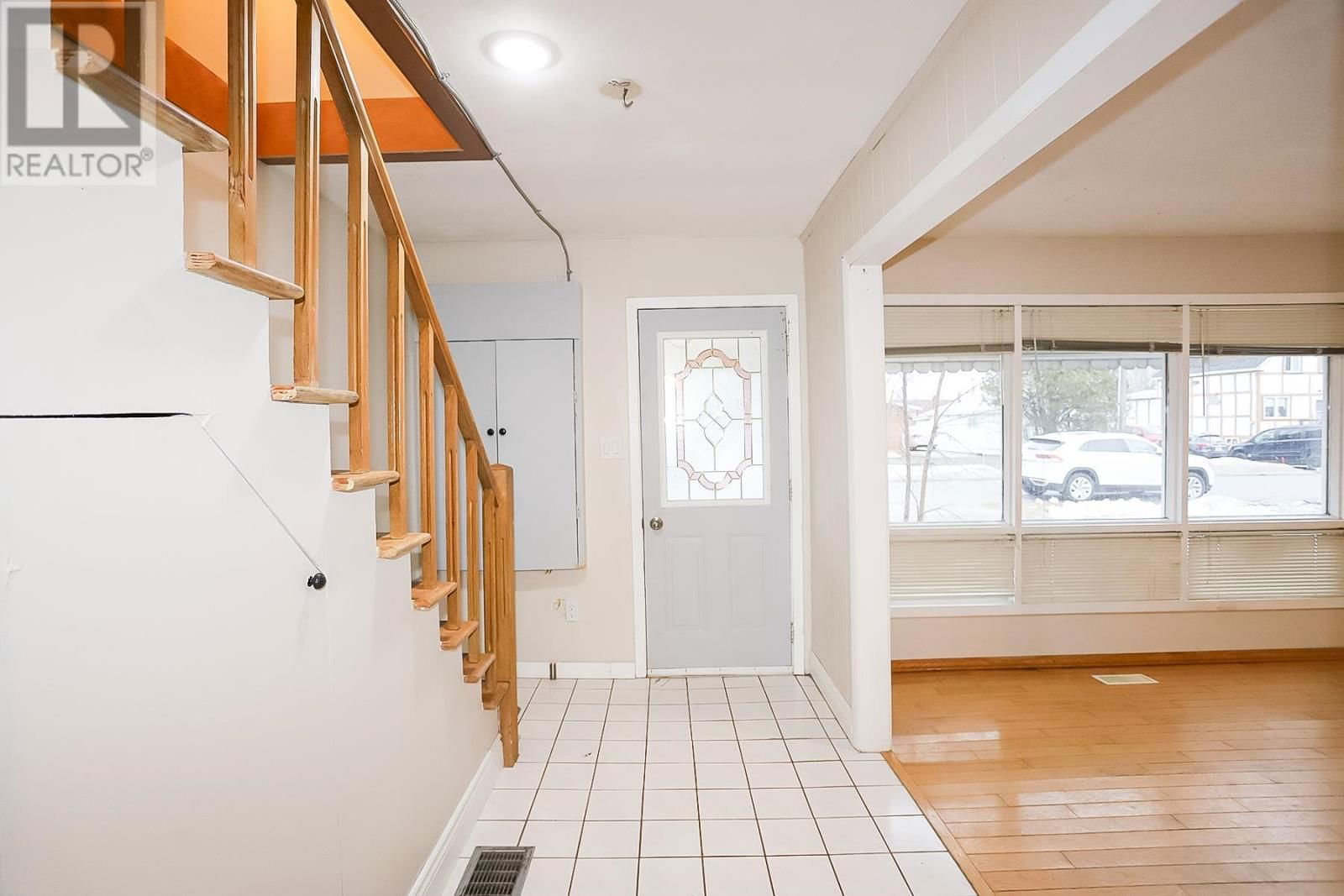 278 SELBY RD Image 23