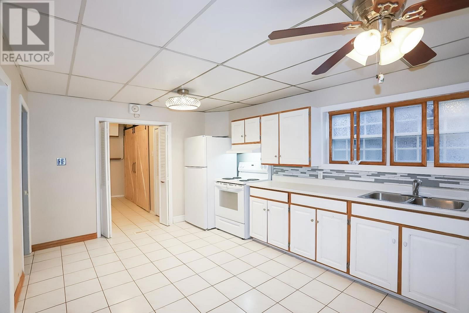 278 SELBY RD Image 9