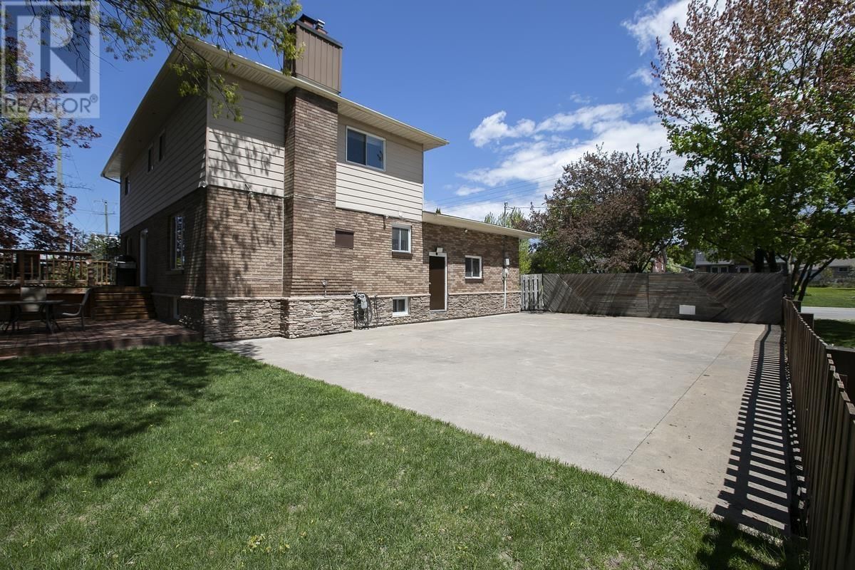 37 BEECH ST Image 11
