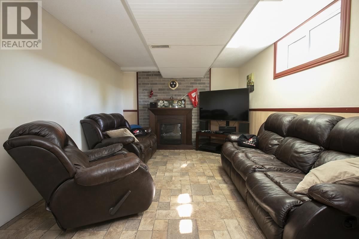 37 BEECH ST Image 45