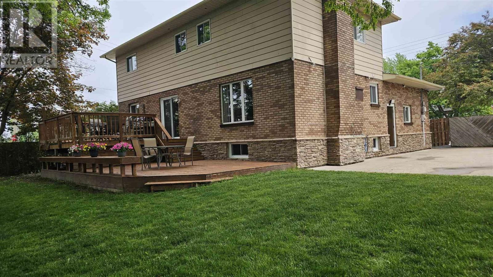 37 BEECH ST Image 8